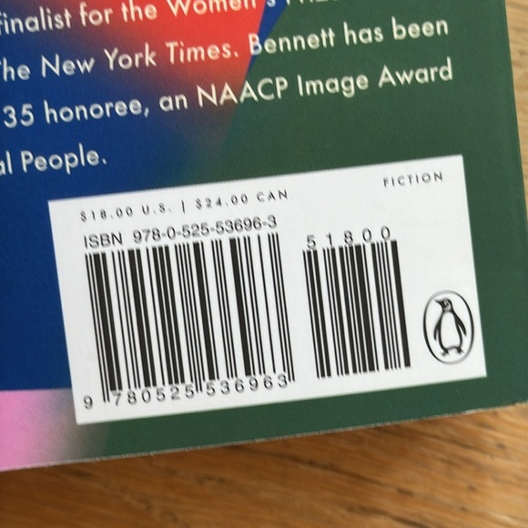 The vanishing half by Brit Bennett - Picture 3 of 4